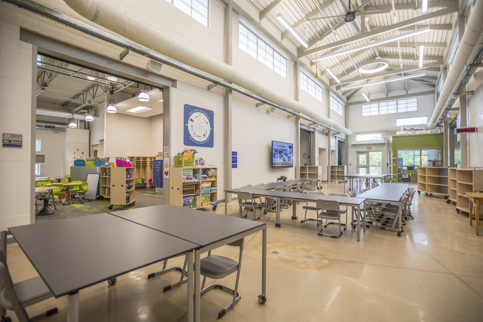 Elementary School Classroom with an open concept and innovative furniture
