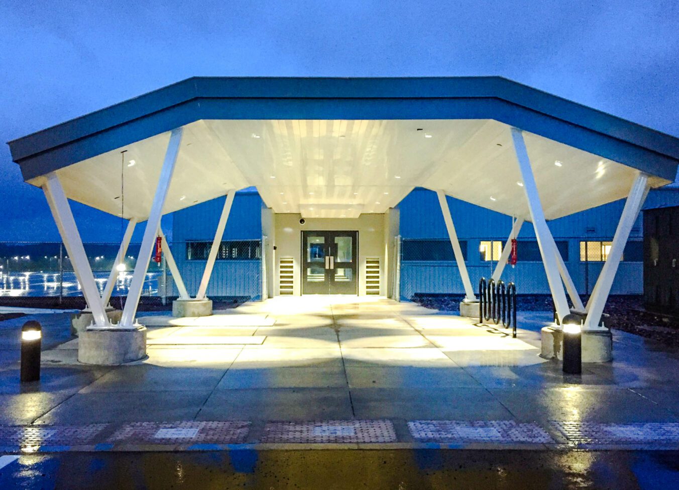 Distribution Center Construction FedEx Ground Middletown Entryway